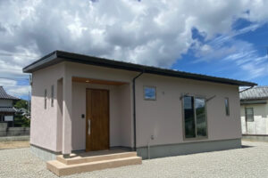 自然体でいられる木の香る平屋